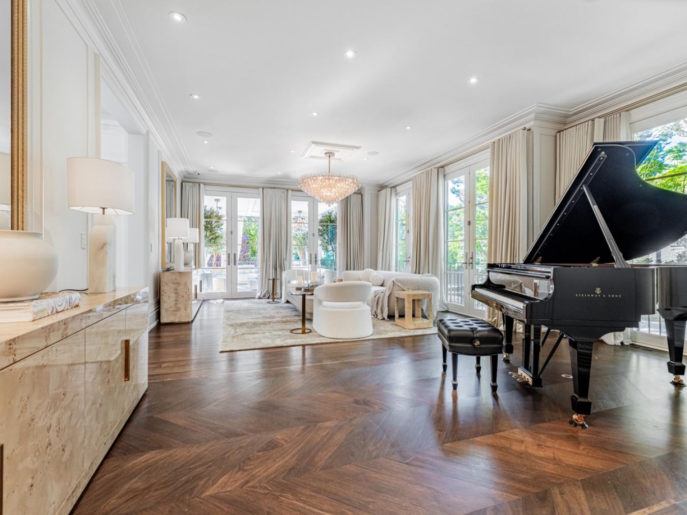 100 Ardwold Gate, Toronto, ON, M5R 2W2, Canada, 4 Bedrooms Bedrooms, ,7 BathroomsBathrooms,Residential,For Sale,100 Ardwold Gate,1670479