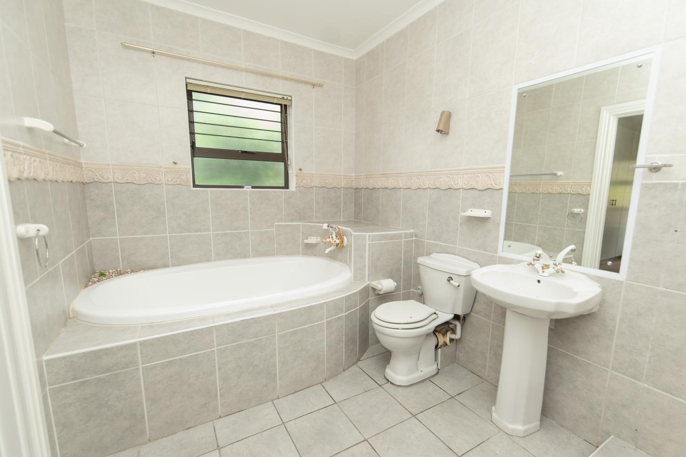 Port Elizabeth, 6070, South Africa, 4 Bedrooms Bedrooms, ,3 BathroomsBathrooms,Residential,For Sale,1677465