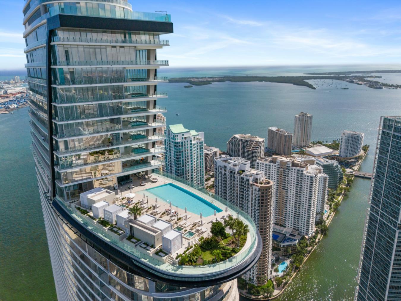 300 Biscayne Way # 2103, Miami, FL, 33131, United States, 3 Bedrooms Bedrooms, ,4 BathroomsBathrooms,Residential,For Sale,300 Biscayne Way # 2103,1671602