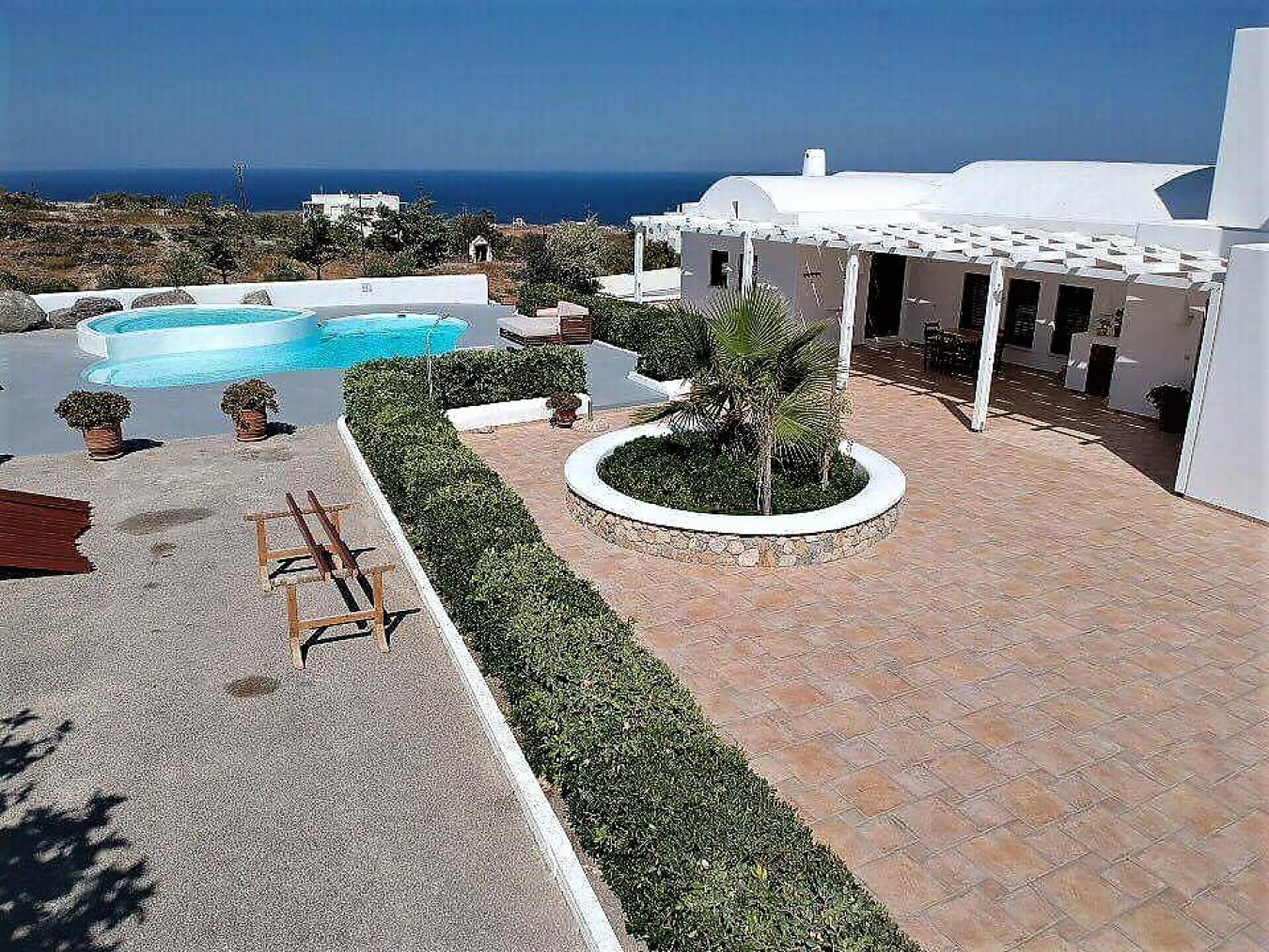 Cyclades/Santorini, Thira, Greece, 5 Bedrooms Bedrooms, ,7 BathroomsBathrooms,Residential,For Sale,Cyclades/Santorini,1673834