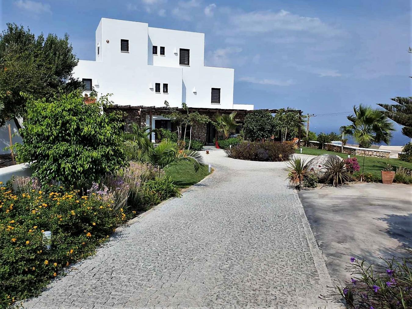 Cyclades/Santorini, Thira, Greece, 5 Bedrooms Bedrooms, ,7 BathroomsBathrooms,Residential,For Sale,Cyclades/Santorini,1673834