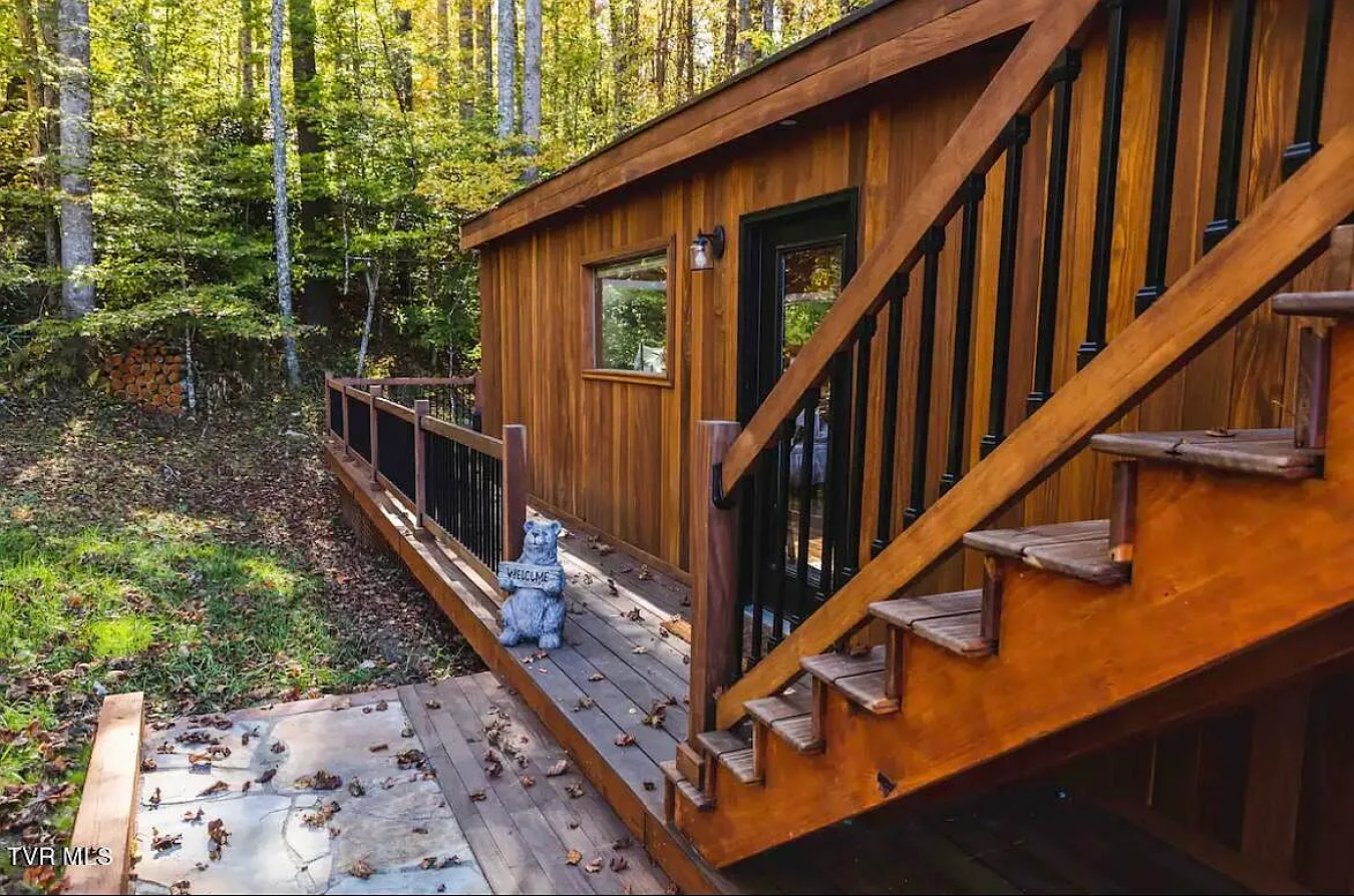 154 State Highway 143, Roan Mountain, Tennessee, 37687, United States, 10 Bedrooms Bedrooms, ,7 BathroomsBathrooms,Residential,For Sale,154 State Highway 143,1673770