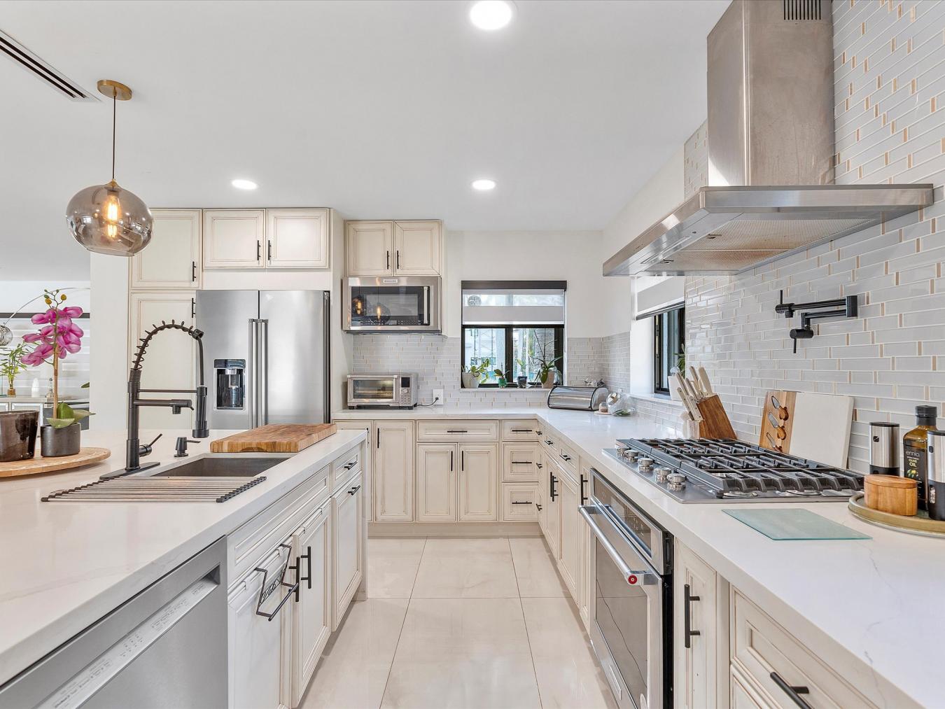 1355 Hollywood Boulevard, Hollywood, Florida, 33019, United States, 3 Bedrooms Bedrooms, ,2 BathroomsBathrooms,Residential,For Sale,1355 Hollywood Boulevard,1676195