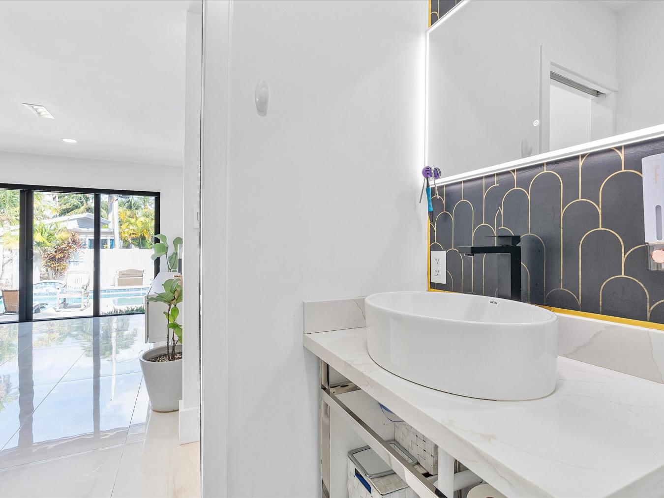 1355 Hollywood Boulevard, Hollywood, Florida, 33019, United States, 3 Bedrooms Bedrooms, ,2 BathroomsBathrooms,Residential,For Sale,1355 Hollywood Boulevard,1676195