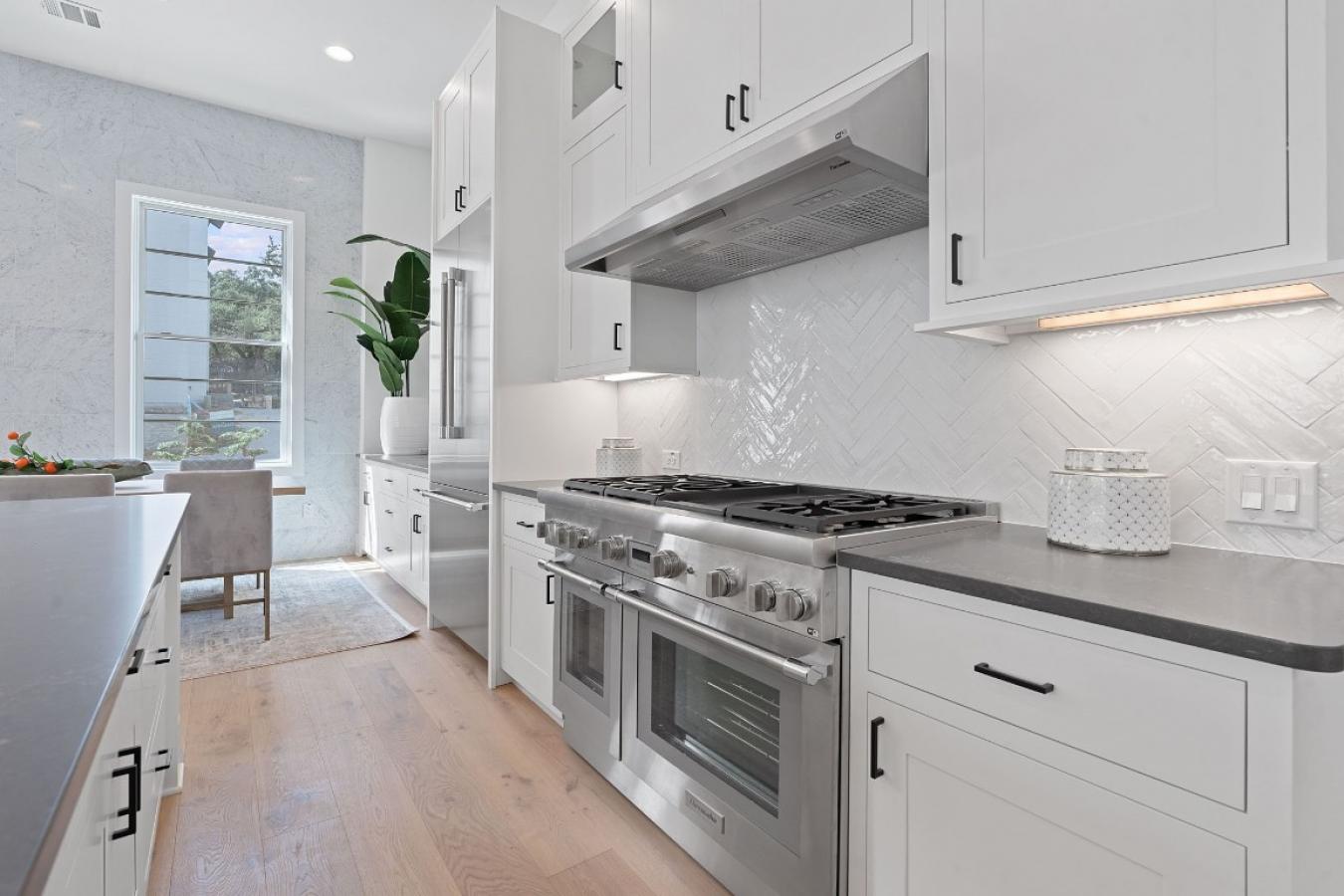 1719 Spyglass Drive 6, Austin, Texas, 78746, United States, 4 Bedrooms Bedrooms, ,4 BathroomsBathrooms,Residential,For Sale,1719 Spyglass Drive 6,1681201