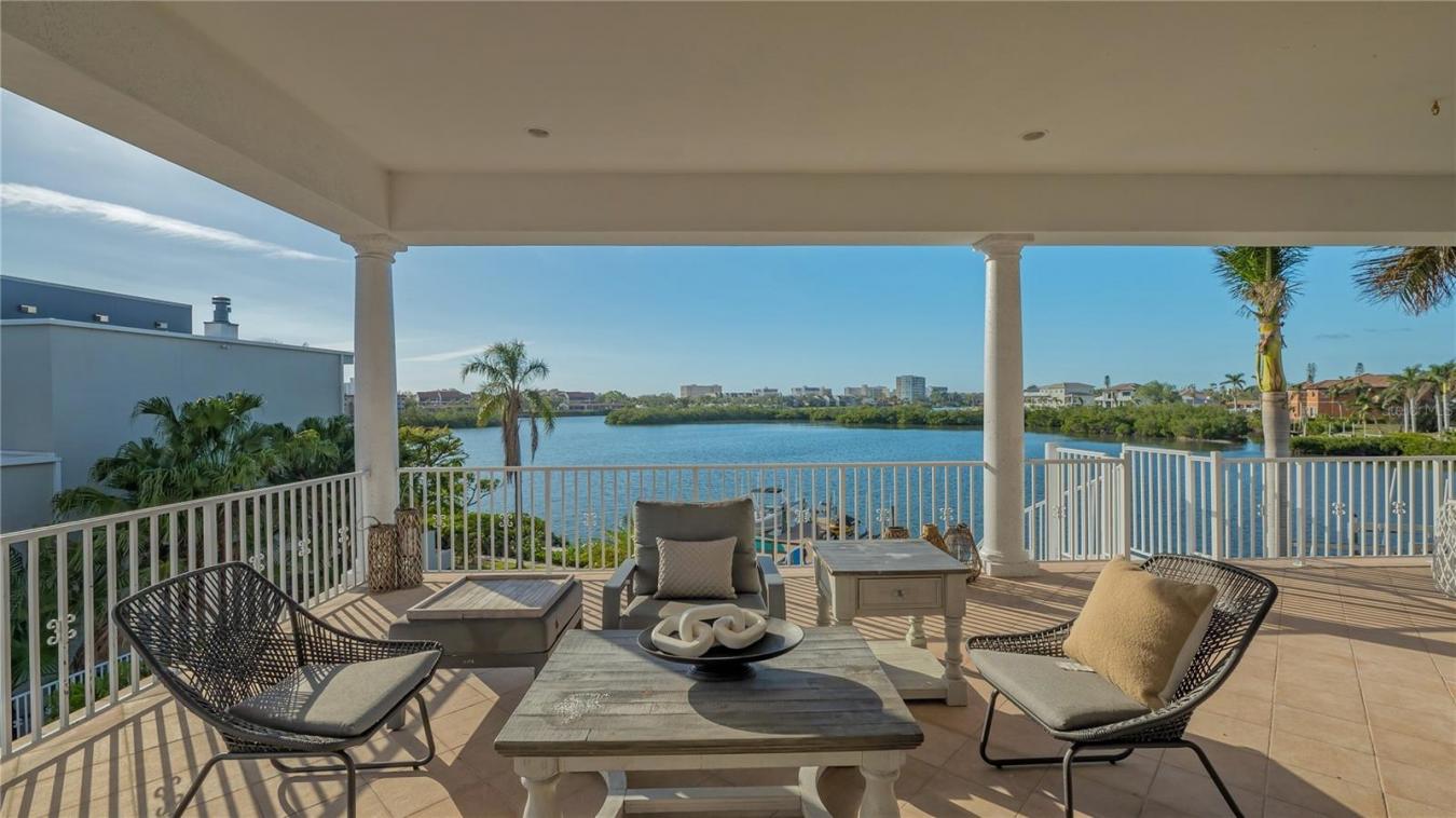 6330 HOLLYWOOD BOULEVARD, SARASOTA, Florida, 34231, United States, 6 Bedrooms Bedrooms, ,4 BathroomsBathrooms,Residential,For Sale,6330 HOLLYWOOD BOULEVARD,1681188