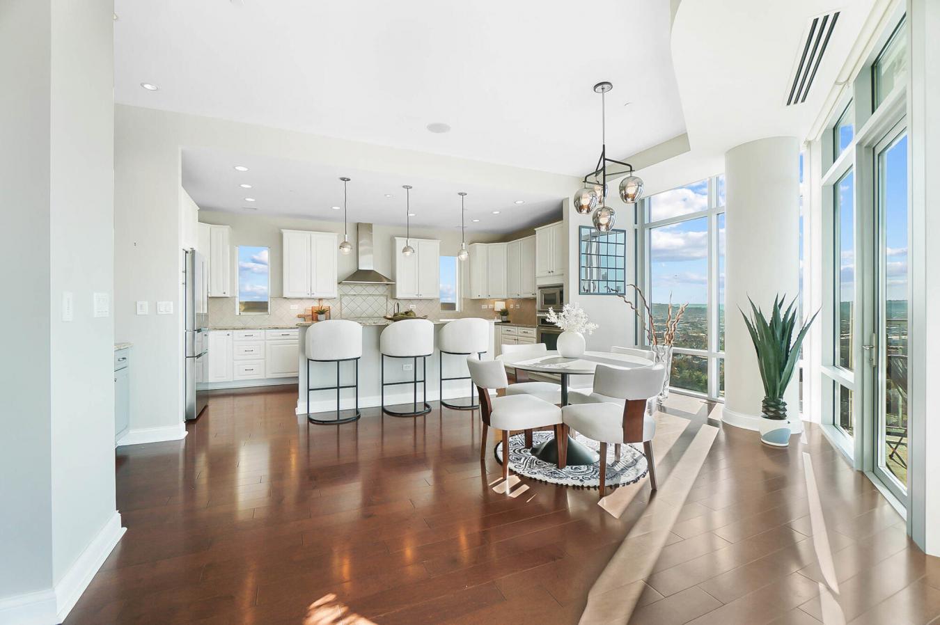 400 Riverboat, 1801, Newport, KY, 41071, United States, 3 Bedrooms Bedrooms, ,2 BathroomsBathrooms,Residential,For Sale,400 Riverboat, 1801,1682048