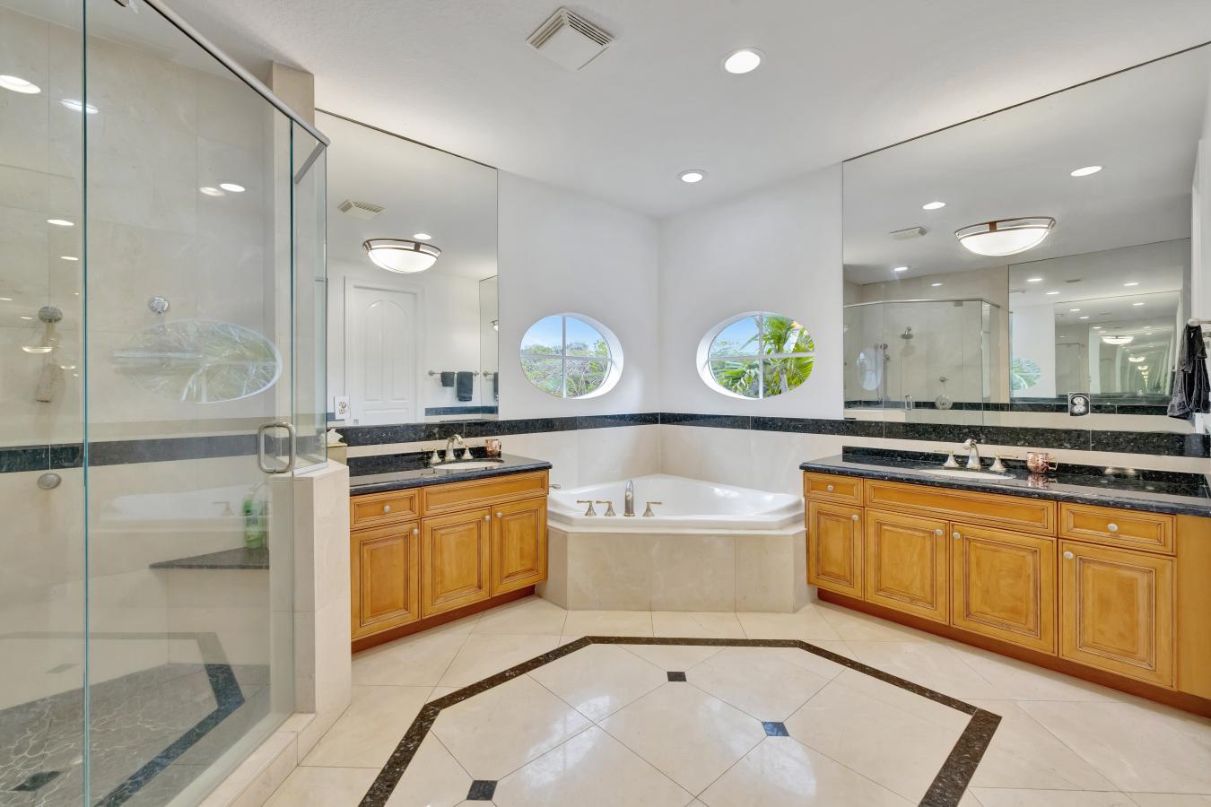 400 NE 8 Ave, Fort Lauderdale, FL, 33301, United States, 5 Bedrooms Bedrooms, ,4 BathroomsBathrooms,Residential,For Sale,400 NE 8 Ave,1684145