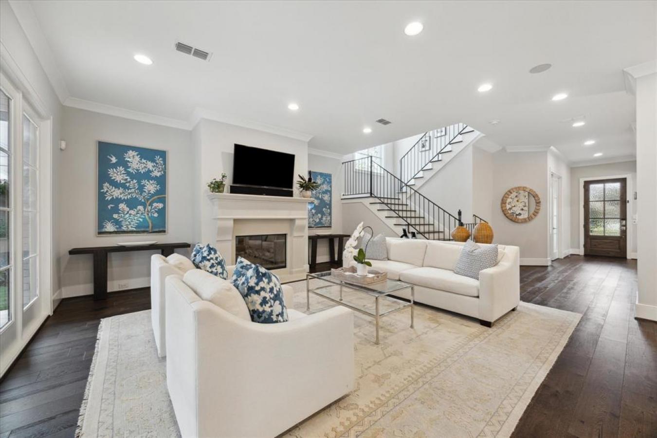 2401 Briarhurst Drive, Houston, TX, 77057, United States, 4 Bedrooms Bedrooms, ,5 BathroomsBathrooms,Residential,For Sale,2401 Briarhurst Drive,1685799