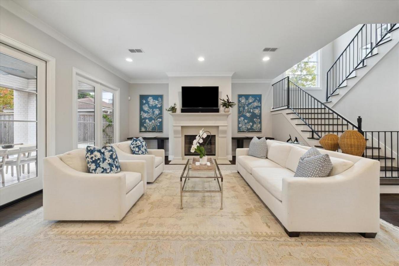 2401 Briarhurst Drive, Houston, TX, 77057, United States, 4 Bedrooms Bedrooms, ,5 BathroomsBathrooms,Residential,For Sale,2401 Briarhurst Drive,1685799