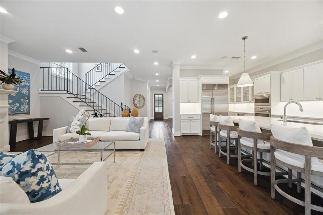 2401 Briarhurst Drive, Houston, TX, 77057, United States, 4 Bedrooms Bedrooms, ,5 BathroomsBathrooms,Residential,For Sale,2401 Briarhurst Drive,1685799