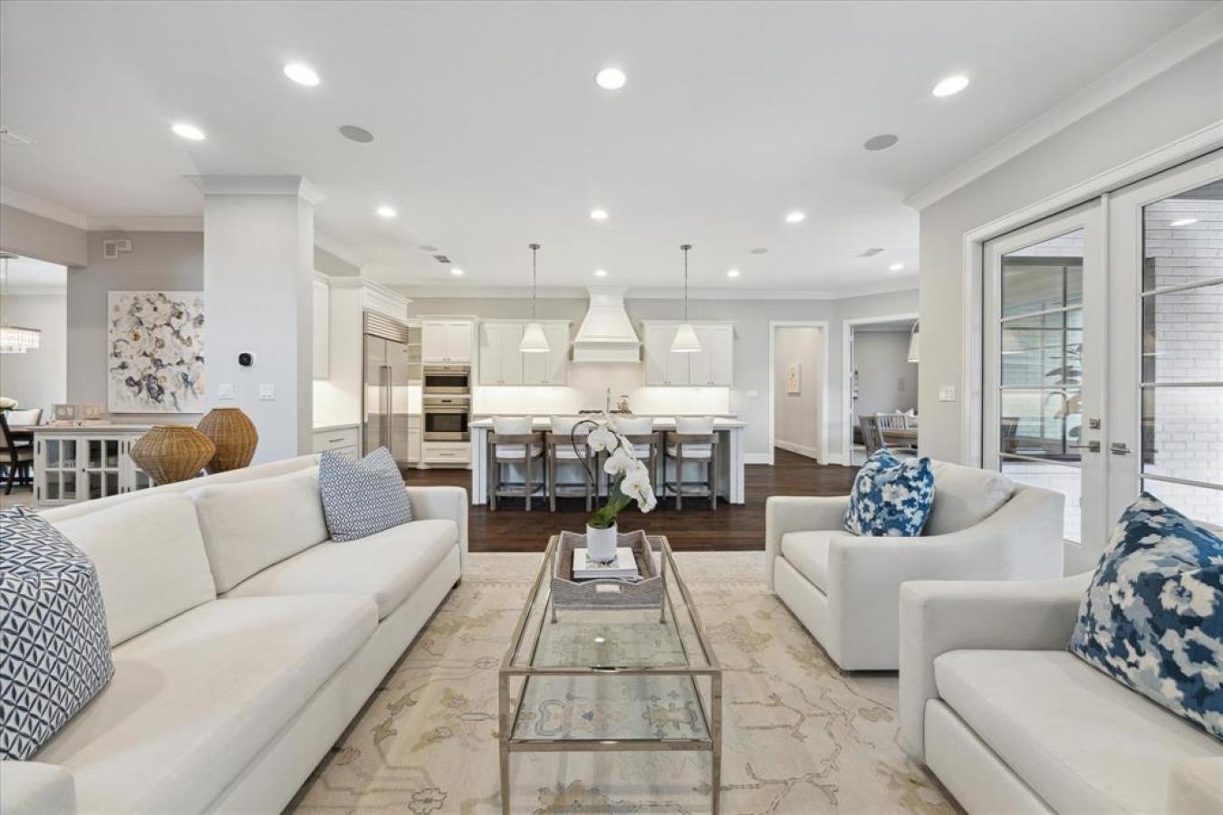 2401 Briarhurst Drive, Houston, TX, 77057, United States, 4 Bedrooms Bedrooms, ,5 BathroomsBathrooms,Residential,For Sale,2401 Briarhurst Drive,1685799