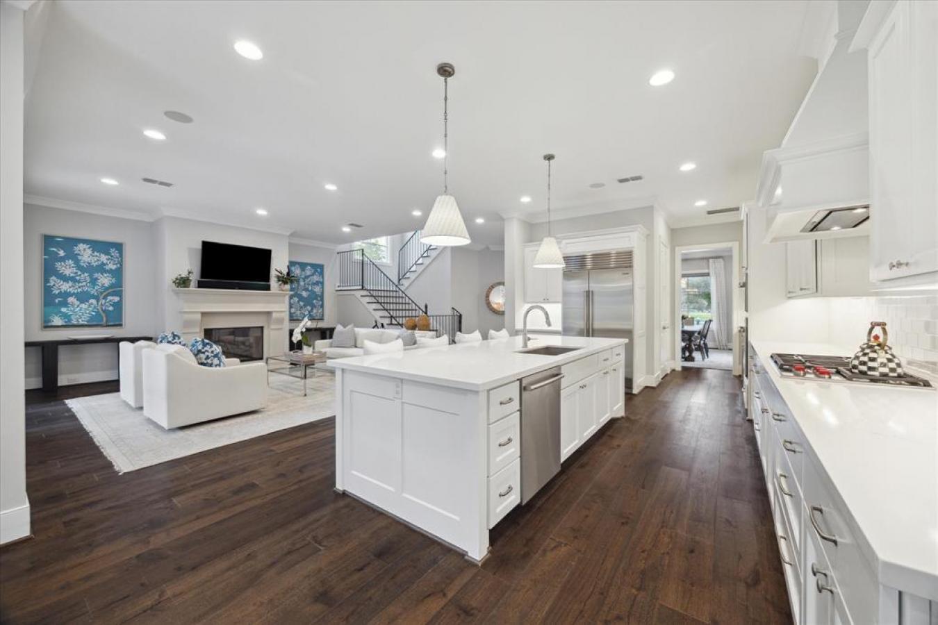 2401 Briarhurst Drive, Houston, TX, 77057, United States, 4 Bedrooms Bedrooms, ,5 BathroomsBathrooms,Residential,For Sale,2401 Briarhurst Drive,1685799