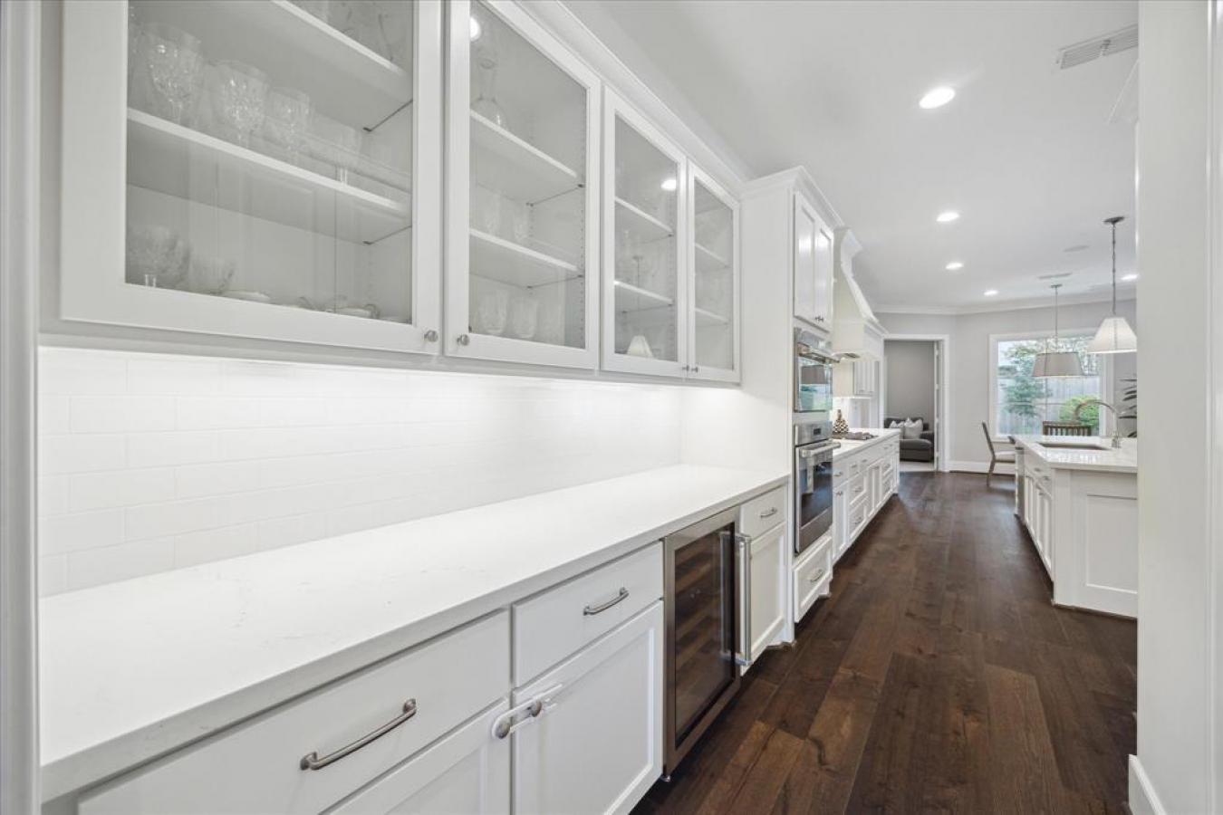 2401 Briarhurst Drive, Houston, TX, 77057, United States, 4 Bedrooms Bedrooms, ,5 BathroomsBathrooms,Residential,For Sale,2401 Briarhurst Drive,1685799