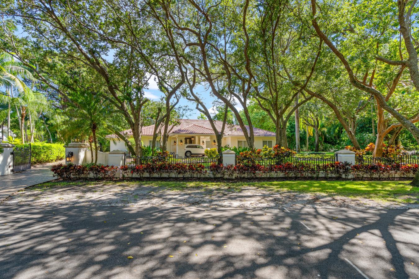 10735 SW 58 Avenue, Pinecrest, FL, 33156, United States, 7 Bedrooms Bedrooms, ,6 BathroomsBathrooms,Residential,For Sale,10735 SW 58 Avenue,1685791 10735 SW 58 Avenue, Pinecrest, FL, 33156, United States, 7 Bedrooms Bedrooms, ,6 BathroomsBathrooms,Residential,For Sale,10735 SW 58 Avenue,1685791