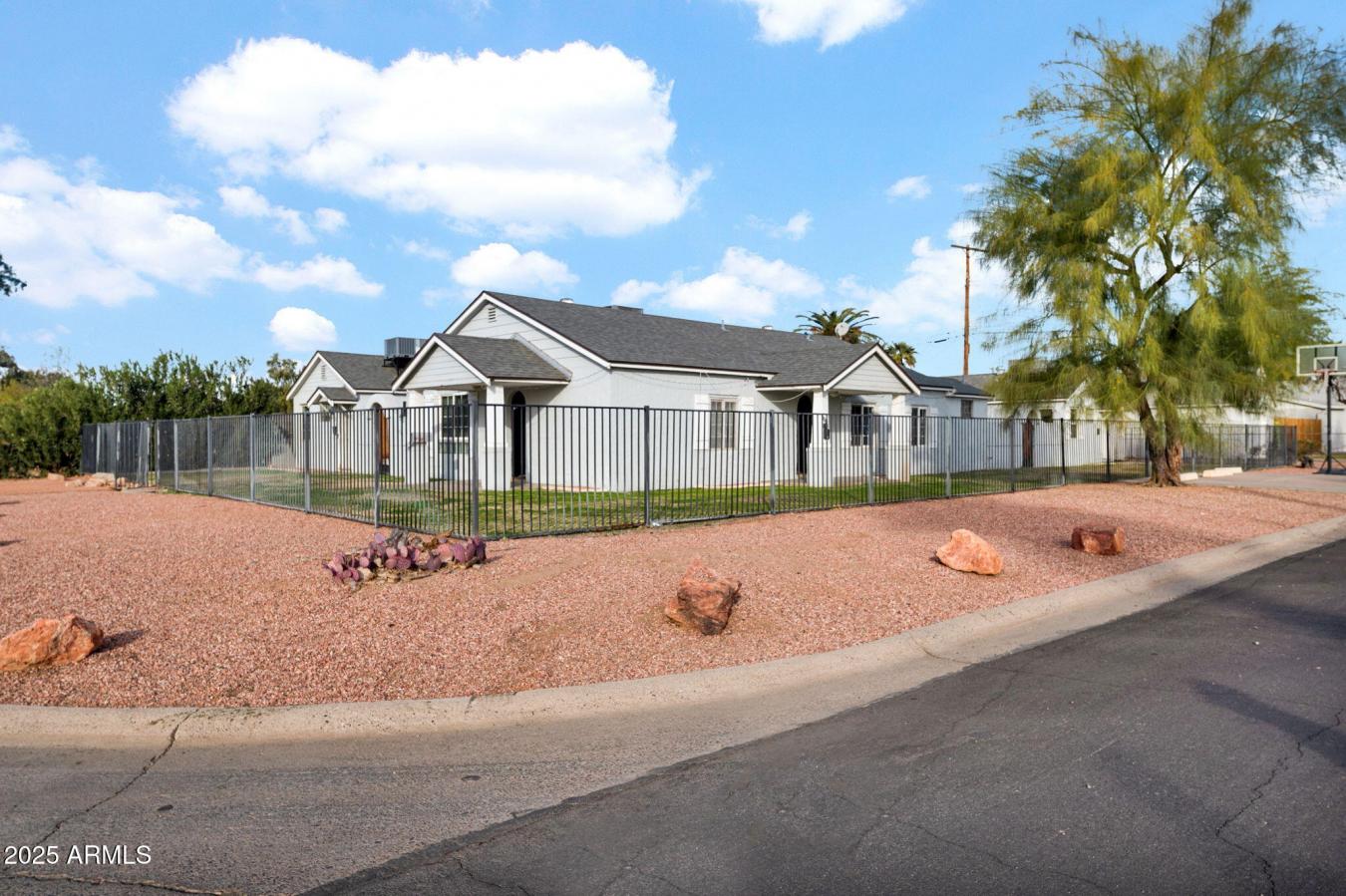 1026 E CLARENDON Avenue, Phoenix, AZ, 85014, United States, ,Residential,For Sale,1026 E CLARENDON Avenue,1685783