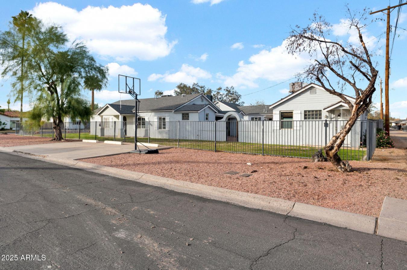 1026 E CLARENDON Avenue, Phoenix, AZ, 85014, United States, ,Residential,For Sale,1026 E CLARENDON Avenue,1685783