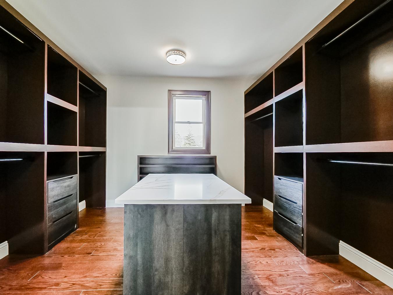 1561 Threadneedle Street, Bloomfield Township, MI, 48304, United States, 4 Bedrooms Bedrooms, ,4 BathroomsBathrooms,Residential,For Sale,1561 Threadneedle Street,1687872