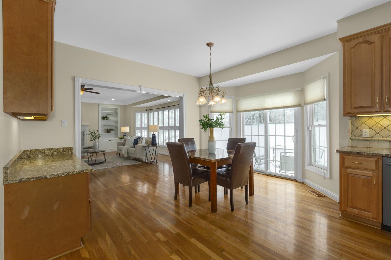 821 North Spoede Road, Creve Coeur, Missouri, 63141, United States, 5 Bedrooms Bedrooms, ,4 BathroomsBathrooms,Residential,For Sale,821 North Spoede Road,1687838