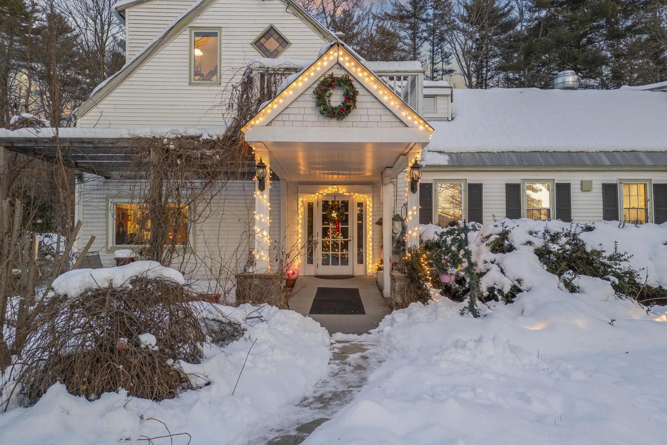 9 Dry Point Drive, Rome, ME, 04963, United States, ,Residential,For Sale,9 Dry Point Drive,1687833