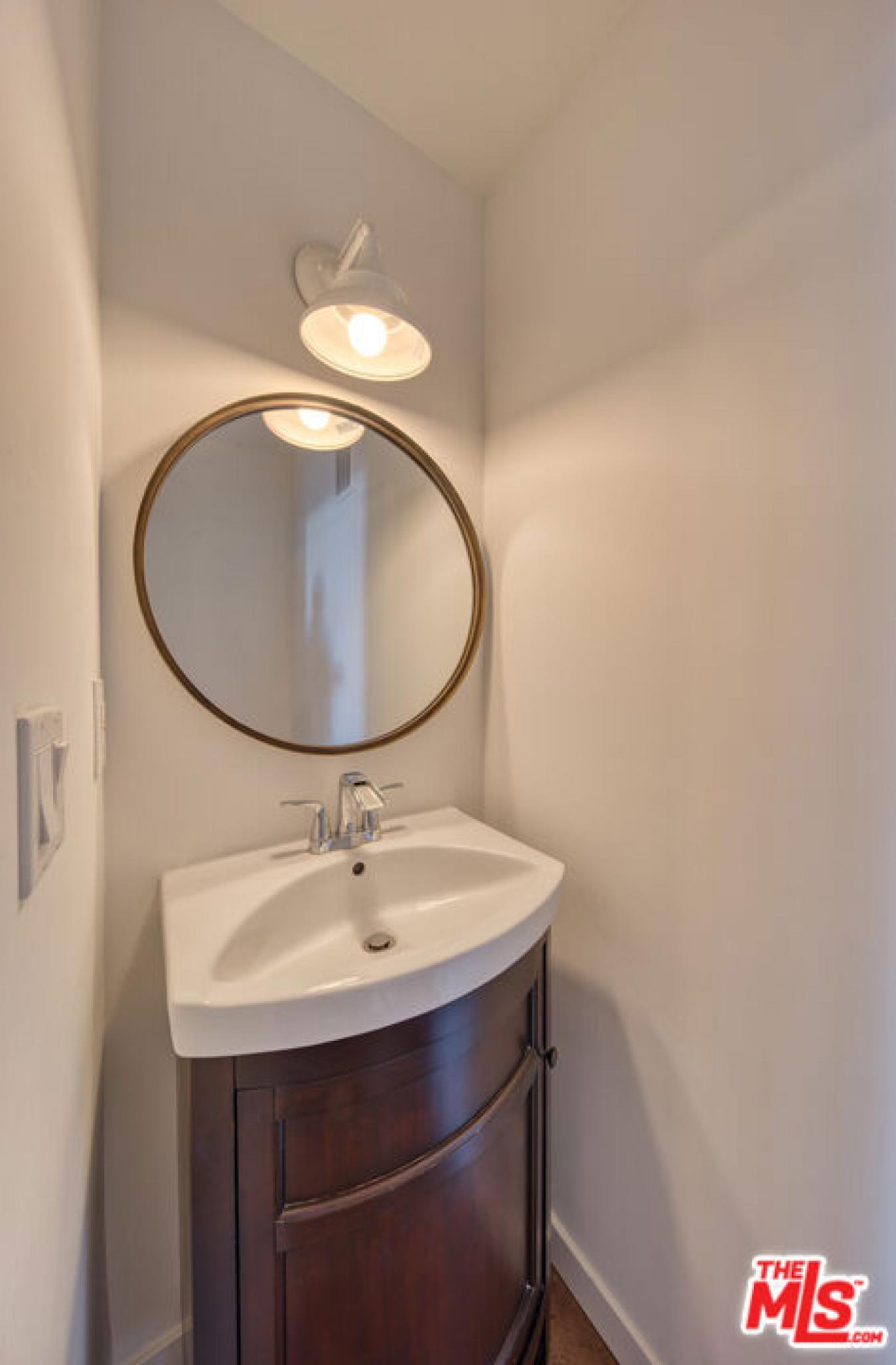 1113 Electric Avenue 6, Venice, CA, 90291, United States, 1 Bedroom Bedrooms, ,1 BathroomBathrooms,Residential,For Sale,1113 Electric Avenue 6,1687800