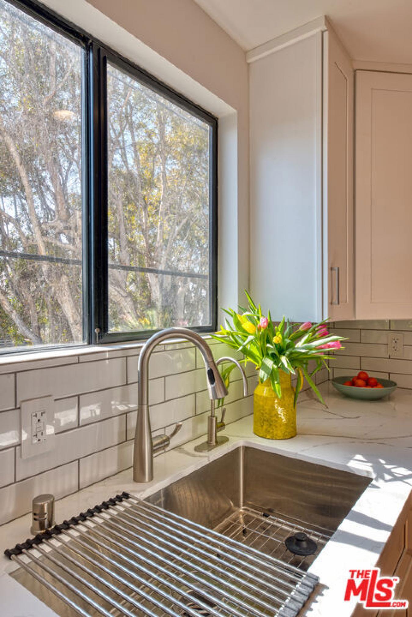 1113 Electric Avenue 6, Venice, CA, 90291, United States, 1 Bedroom Bedrooms, ,1 BathroomBathrooms,Residential,For Sale,1113 Electric Avenue 6,1687800