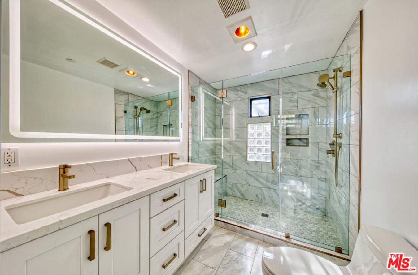 1113 Electric Avenue 6, Venice, CA, 90291, United States, 1 Bedroom Bedrooms, ,1 BathroomBathrooms,Residential,For Sale,1113 Electric Avenue 6,1687800