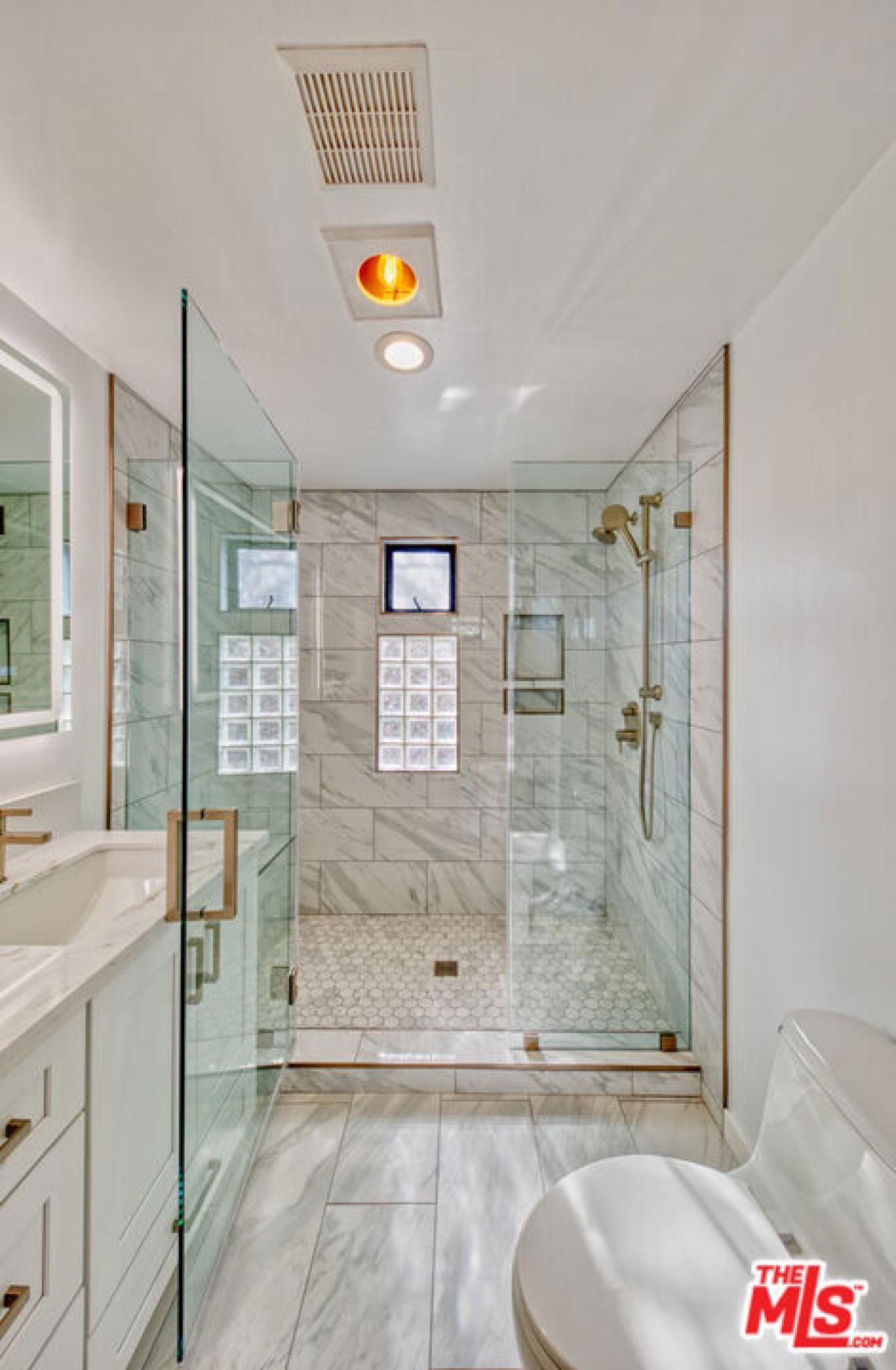 1113 Electric Avenue 6, Venice, CA, 90291, United States, 1 Bedroom Bedrooms, ,1 BathroomBathrooms,Residential,For Sale,1113 Electric Avenue 6,1687800