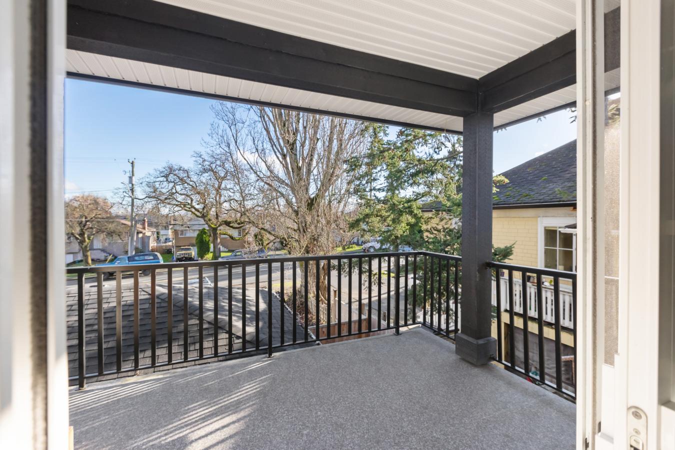 3174 Harriet Road, Victoria, BC, V9A 1T8, Canada, 6 Bedrooms Bedrooms, ,-38 BathroomBathrooms,Residential,For Sale,3174 Harriet Road,1689085