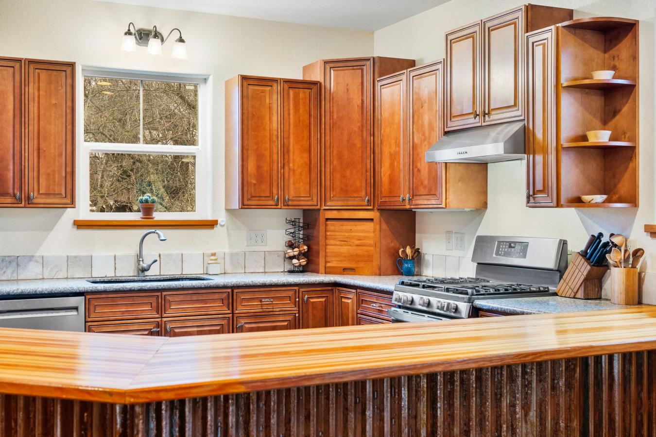 Sandpoint, Idaho, 83864, United States, 3 Bedrooms Bedrooms, ,2 BathroomsBathrooms,Residential,For Sale,1709483