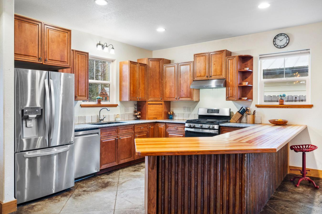 Sandpoint, Idaho, 83864, United States, 3 Bedrooms Bedrooms, ,2 BathroomsBathrooms,Residential,For Sale,1709483