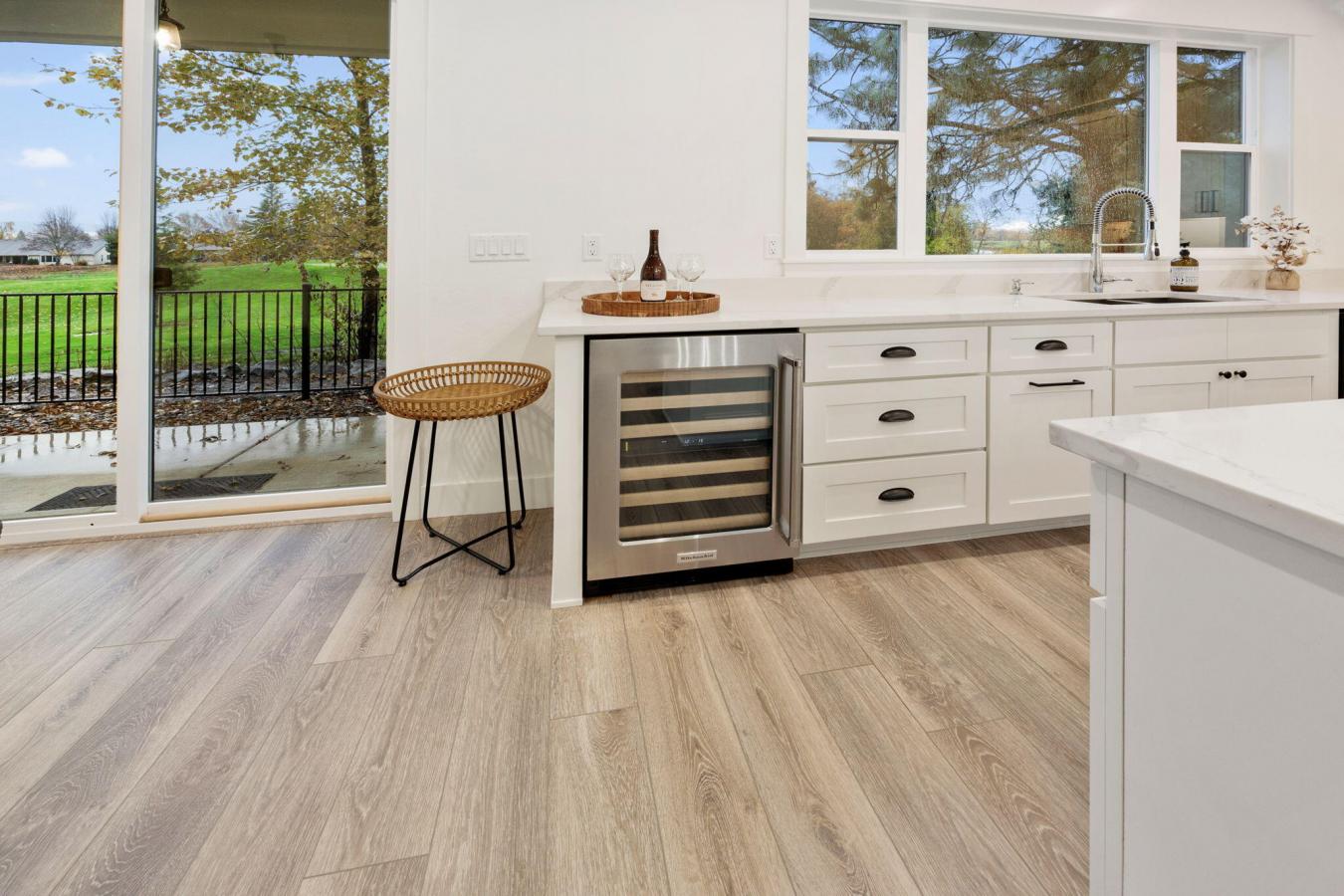 Eagle Point, OR, 97524, United States, 3 Bedrooms Bedrooms, ,2 BathroomsBathrooms,Residential,For Sale,1692293