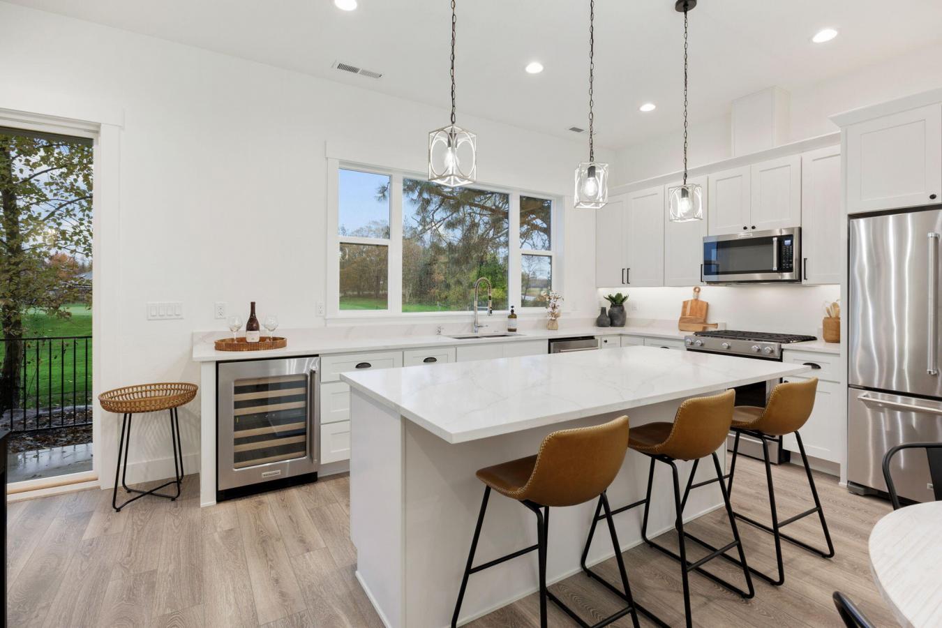 Eagle Point, OR, 97524, United States, 3 Bedrooms Bedrooms, ,2 BathroomsBathrooms,Residential,For Sale,1692293