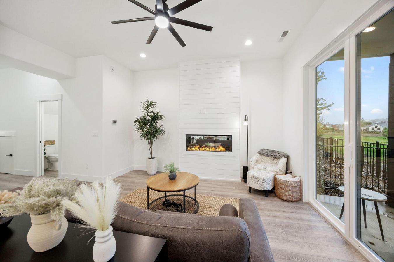 Eagle Point, OR, 97524, United States, 3 Bedrooms Bedrooms, ,2 BathroomsBathrooms,Residential,For Sale,1692293