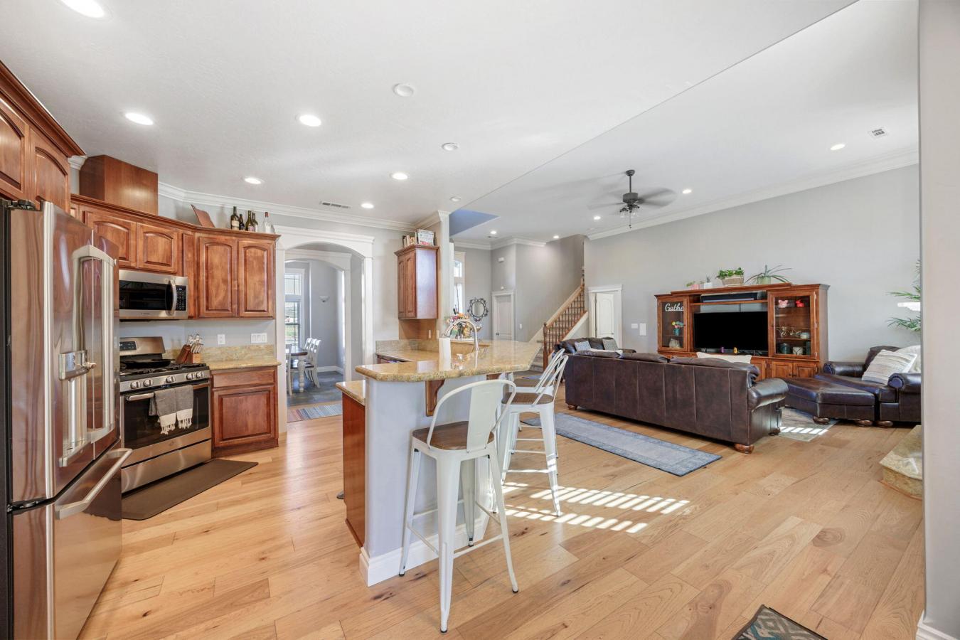 Central Point, OR, 97502, United States, 3 Bedrooms Bedrooms, ,2 BathroomsBathrooms,Residential,For Sale,1692292