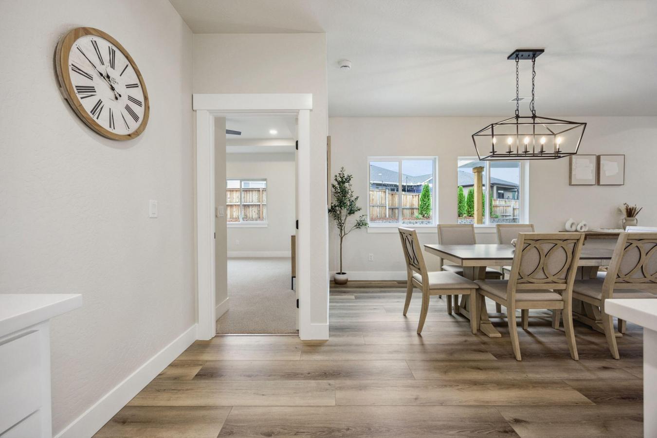 Medford, OR, 97504, United States, 4 Bedrooms Bedrooms, ,2 BathroomsBathrooms,Residential,For Sale,1692286