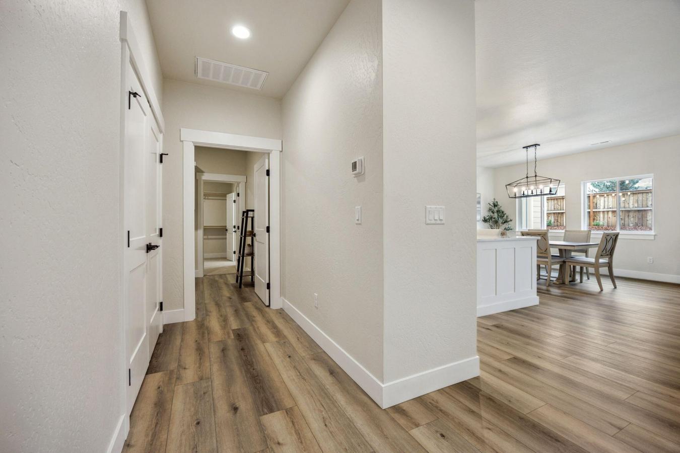 Medford, OR, 97504, United States, 4 Bedrooms Bedrooms, ,2 BathroomsBathrooms,Residential,For Sale,1692286