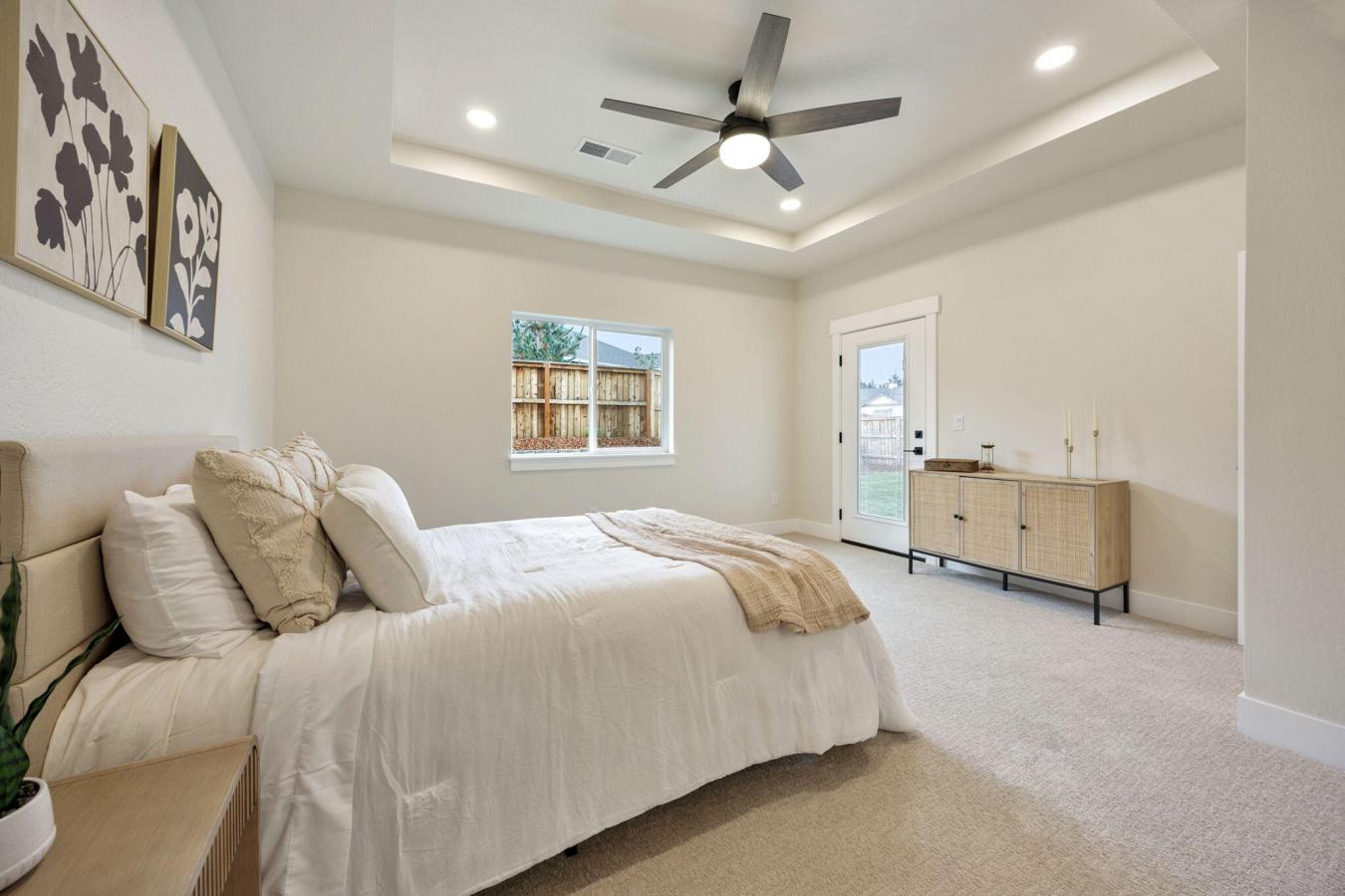 Medford, OR, 97504, United States, 4 Bedrooms Bedrooms, ,2 BathroomsBathrooms,Residential,For Sale,1692286