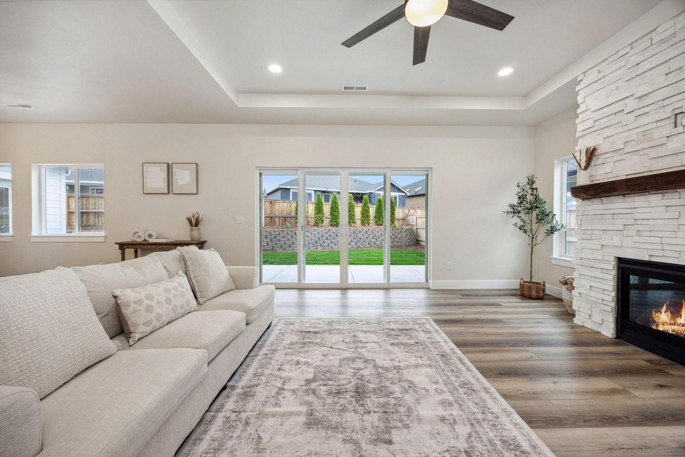 Medford, OR, 97504, United States, 4 Bedrooms Bedrooms, ,2 BathroomsBathrooms,Residential,For Sale,1692286