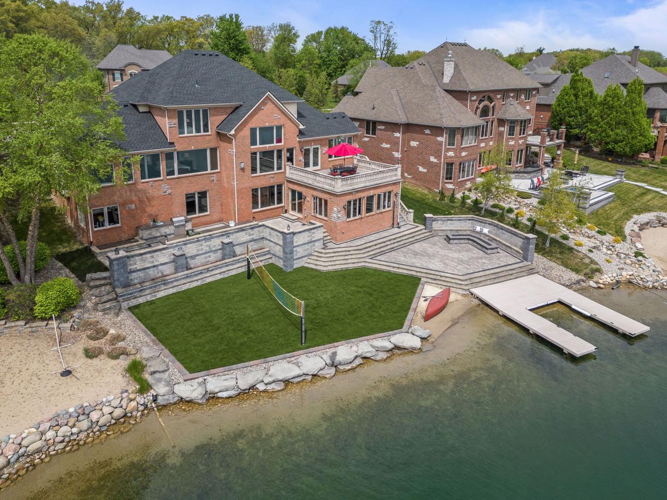 South Lyon, MI, 48178, United States, 4 Bedrooms Bedrooms, ,4 BathroomsBathrooms,Residential,For Sale,1692282