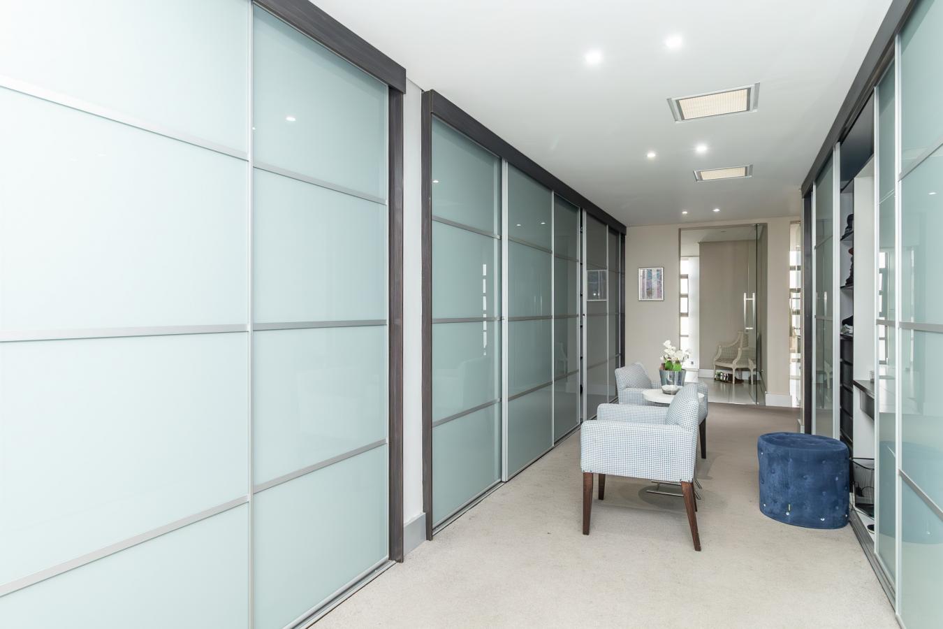 Johannesburg, 2196, South Africa, 5 Bedrooms Bedrooms, ,5 BathroomsBathrooms,Residential,For Sale,1701212