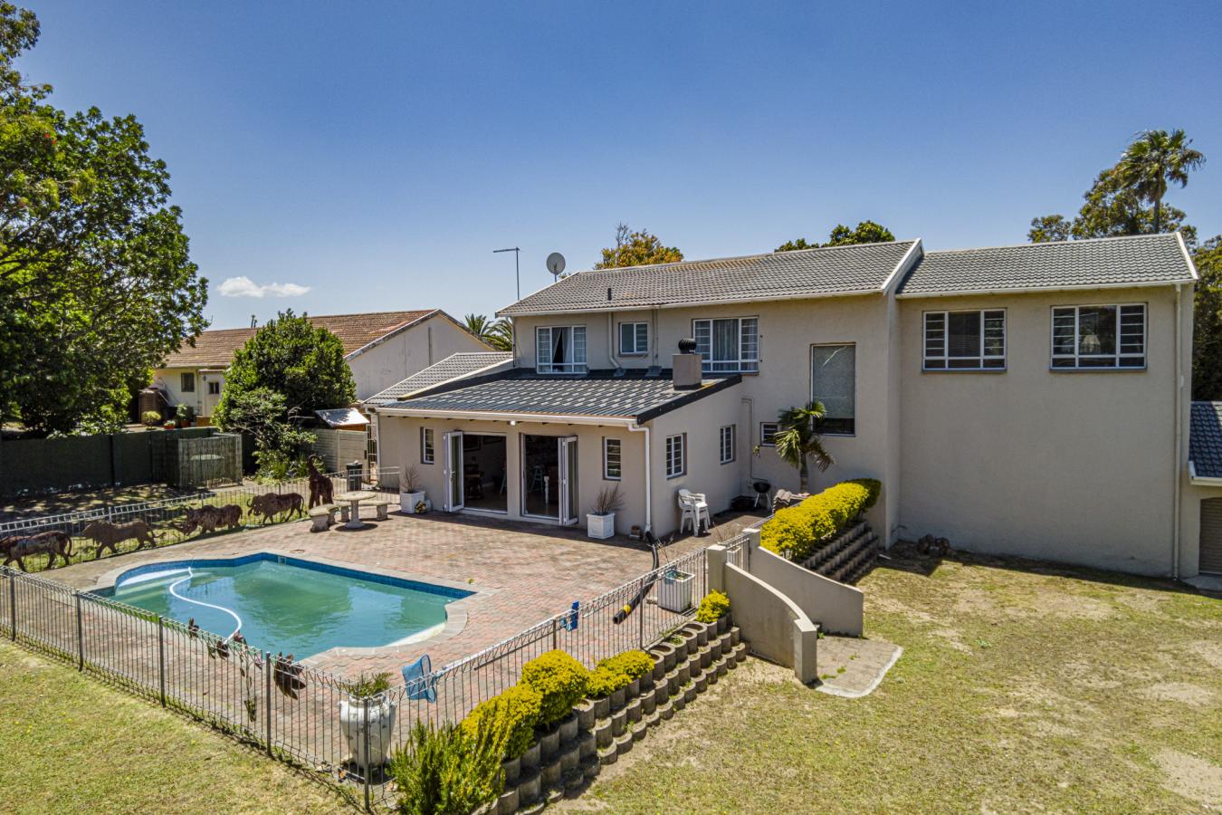Port Elizabeth, 6070, South Africa, 5 Bedrooms Bedrooms, ,2 BathroomsBathrooms,Residential,For Sale,1692269