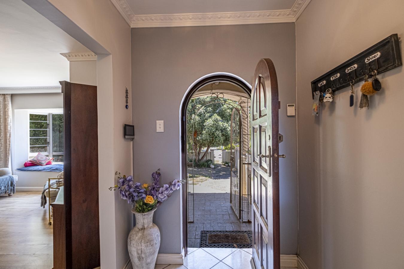 Port Elizabeth, 6070, South Africa, 5 Bedrooms Bedrooms, ,2 BathroomsBathrooms,Residential,For Sale,1692269