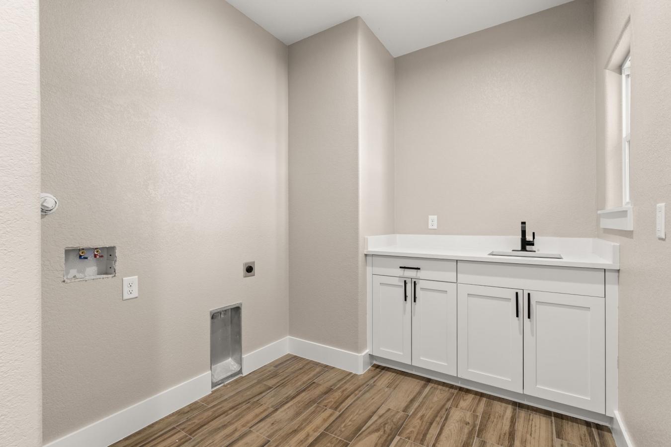 Burnet, TX, 78611, United States, 3 Bedrooms Bedrooms, ,2 BathroomsBathrooms,Residential,For Sale,1692243