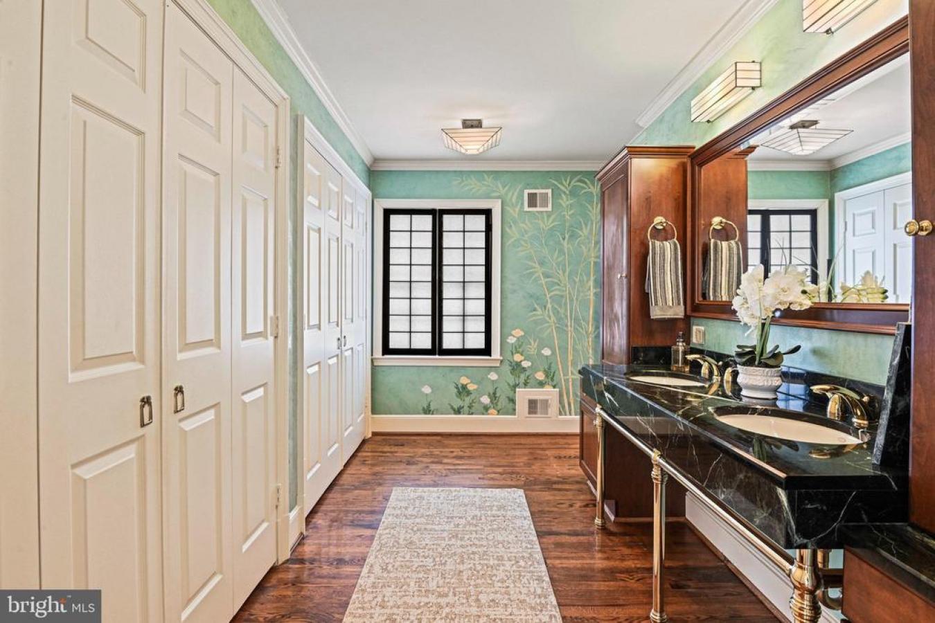 MCLEAN, VA, 22102, United States, 4 Bedrooms Bedrooms, ,4 BathroomsBathrooms,Residential,For Sale,1692233