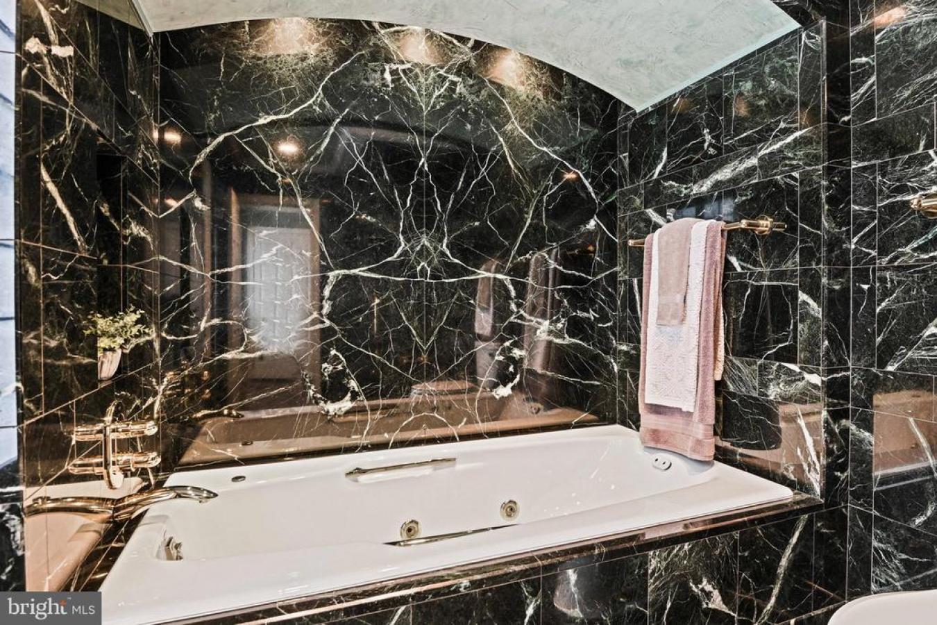 MCLEAN, VA, 22102, United States, 4 Bedrooms Bedrooms, ,4 BathroomsBathrooms,Residential,For Sale,1692233