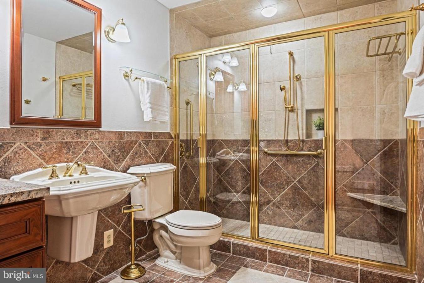 MCLEAN, VA, 22102, United States, 4 Bedrooms Bedrooms, ,4 BathroomsBathrooms,Residential,For Sale,1692233