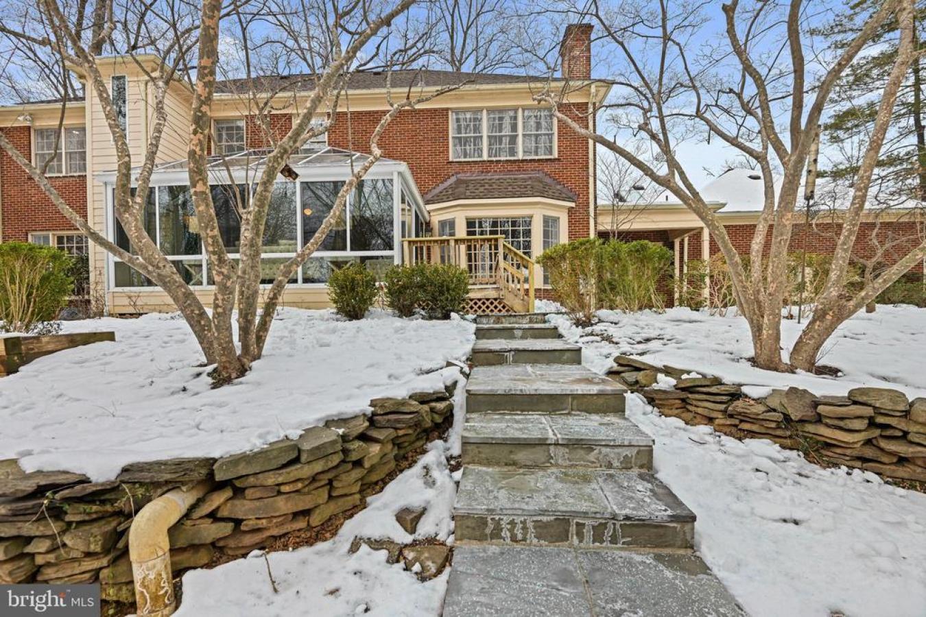 MCLEAN, VA, 22102, United States, 4 Bedrooms Bedrooms, ,4 BathroomsBathrooms,Residential,For Sale,1692233