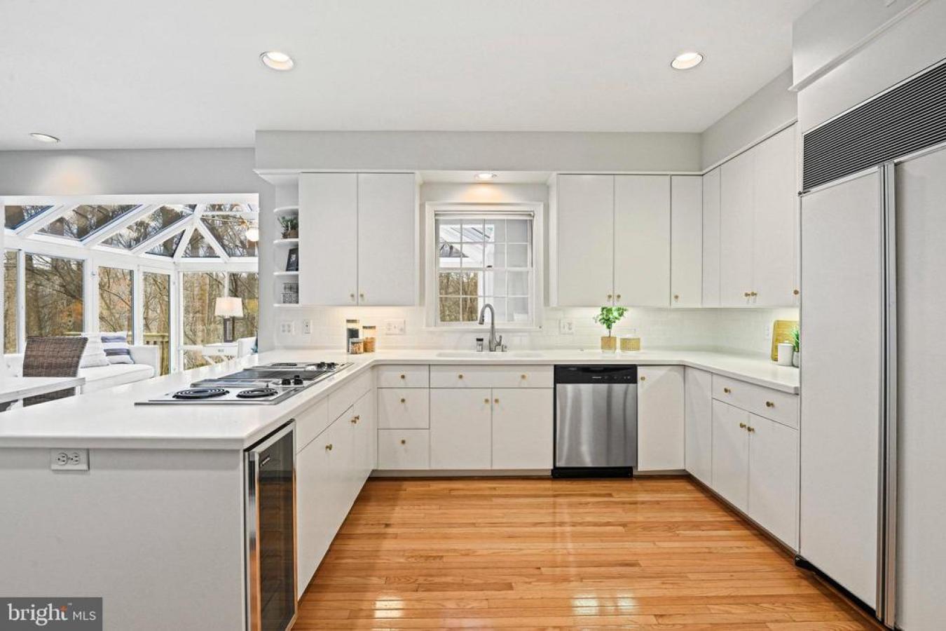 MCLEAN, VA, 22102, United States, 4 Bedrooms Bedrooms, ,4 BathroomsBathrooms,Residential,For Sale,1692233