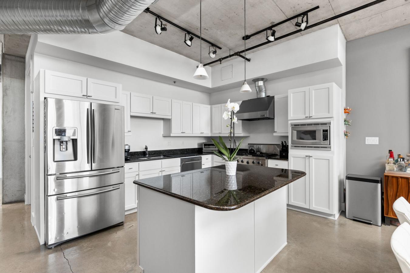 Austin, TX, 78703, United States, 3 Bedrooms Bedrooms, ,2 BathroomsBathrooms,Residential,For Sale,1697543